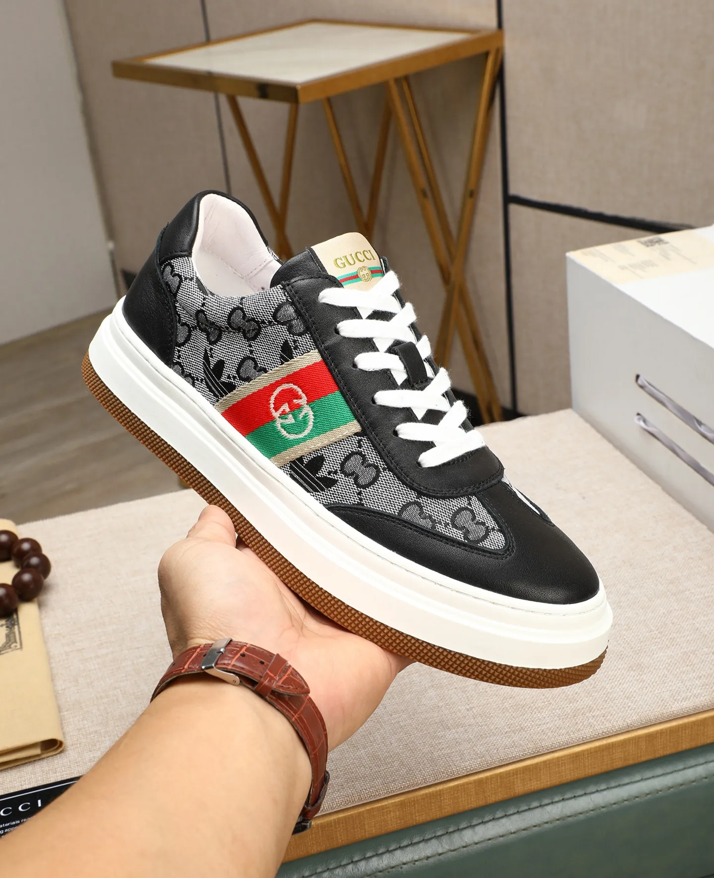 Men's shoes 💰420 GUCCI🔍🔍The latest model is available at the counter simultaneously. Original calfskin imported from Italy, genuine leather lining, (high-end, extravagant and classy) with exquisite workmanship. Sole: Original sole provided by the original factory. ⚠Exclusive double-layer movable molded sole is super comfortable⚠. Photographed in real life. 🎬The real thing is better. 🔍🔍"High quality·Follow the order" code number 38-44